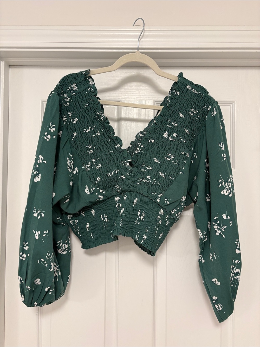 Abercrombie & Fitch Green Floral Smocked V-Neck Crop Top
